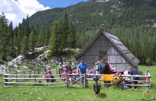 Obisk otrok na planini Jezero